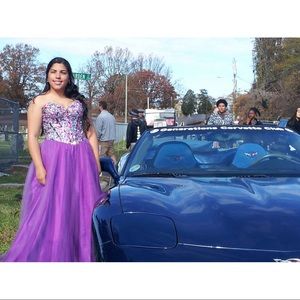 Beautiful corset prom dress!! Size 8!